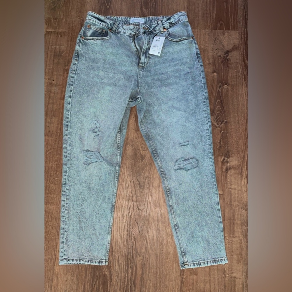 NWT ACID WASH HIGH RISE DISTRESSED MOM JEANS